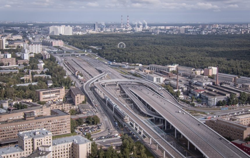 В составе развязки Юго-Восточной хорды и Волгоградского проспекта строится 5 эстакад