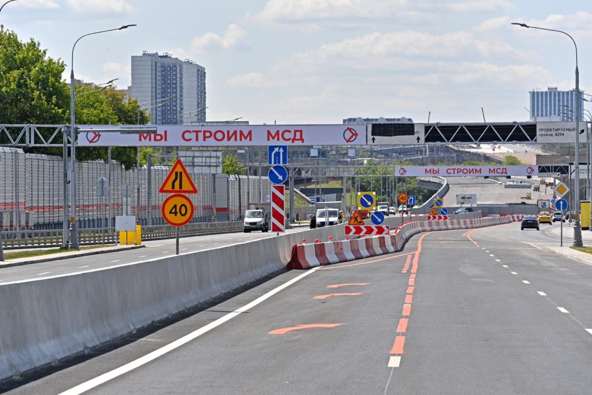 На третьем участке Московского скоростного диаметра уложен асфальт