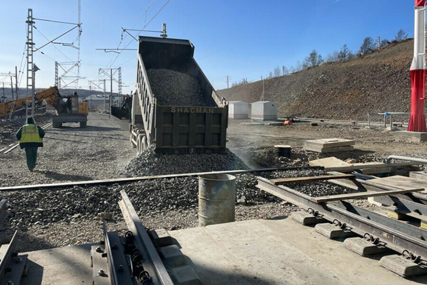 В Амурской области на подходах к Керакскому тоннелю проходит укладка «бархатных» путей В Амурской области на подходах к Керакскому тоннелю проходит укладка «бархатных» путей